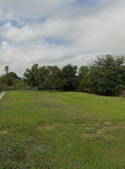 1421 Procter St, Port Arthur, TX, 77640-6628 | Card Image