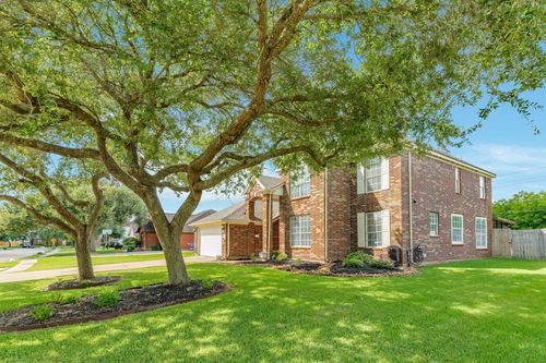 256 Plum Cir, Lake Jackson, TX, 77566-4813 | Card Image