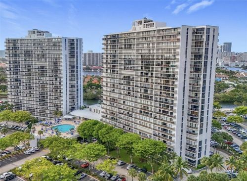 apt-129-3731 N Country Club Dr, Aventura, FL, 33180-1741 | Card Image