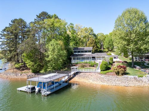 327 Chatuge Village Cir, Hayesville, NC, 28904-4795 | Card Image