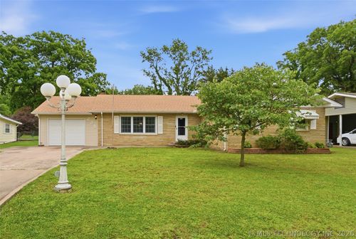 228 S Bell St, Vinita, OK, 74301-3409 | Card Image