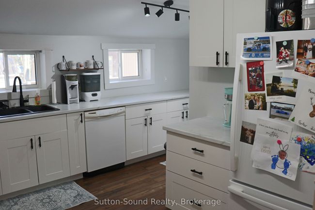 31 Yonge St S, House other with 4 bedrooms, 2 bathrooms and 4 parking in Tara ON | Image 12