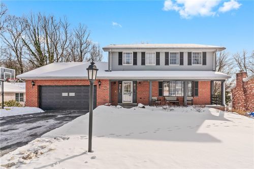 124 Sherwood Dr, Greensburg, PA, 15601-5970 | Card Image