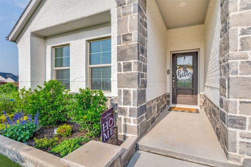 5616 Shannon Creek Rd, Fort Worth, TX, 76126-2645 | Card Image