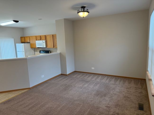 1603 - 1603 Silvergate Ct, Townhouse with 2 bedrooms, 2 bathrooms and 2 parking in Gurnee IL | Image 7