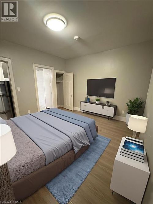 202-72 Victoria Ave S, Hamilton, ON, L8N2S7 | Card Image