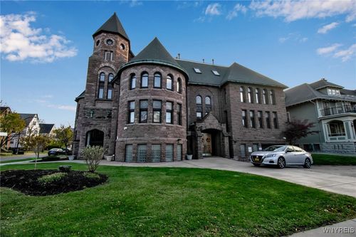 231 Richmond Ave, Buffalo, NY, 14222-2153 | Card Image