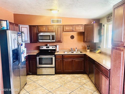 2901 W Tania Pl, Tucson, AZ, 85741-3016 | Card Image