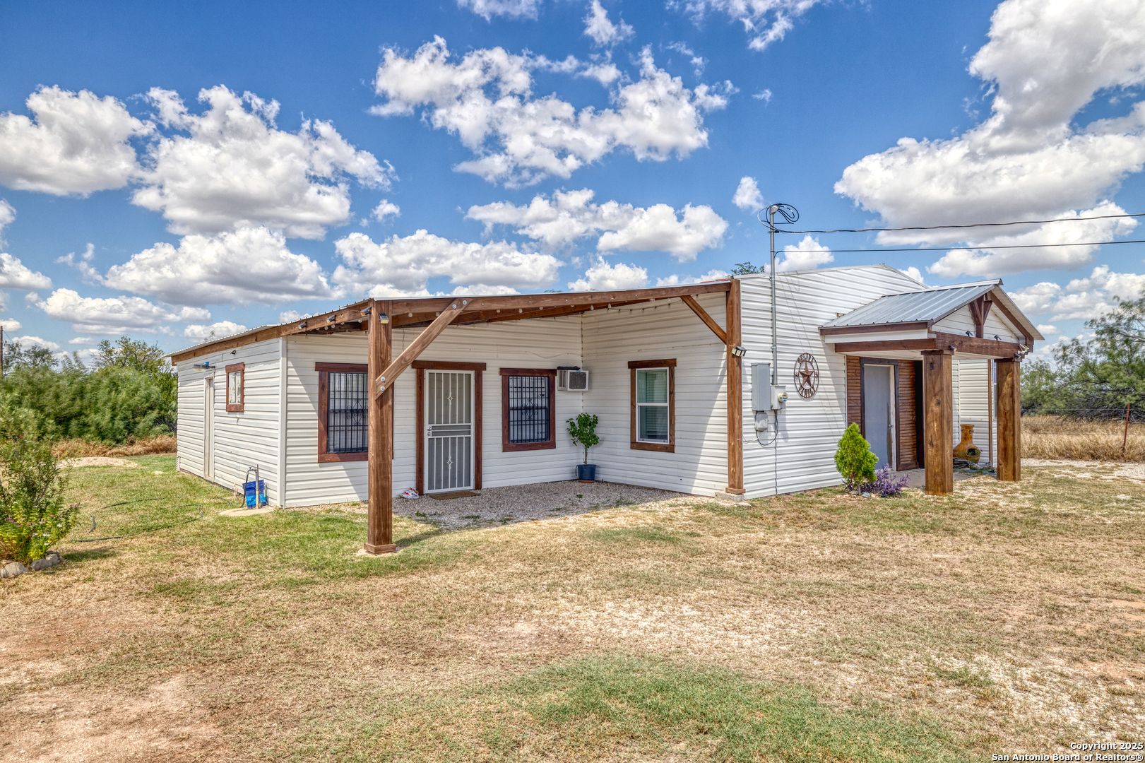 Residential in Carrizo Springs