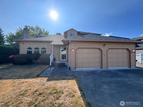 6214 152nd Avenue Ct E, Sumner, WA, 98390-2697 | Card Image