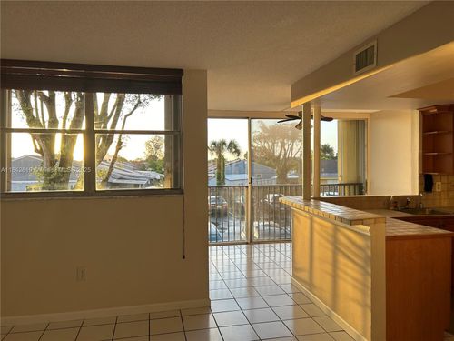 apt-202-9411 Sw 4th St, Miami, FL, 33174-2019 | Card Image