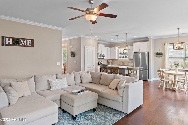 433 Landsdowne Cir, House other with 4 bedrooms, 3 bathrooms and 2 parking in Hampstead NC | Image 10