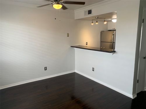 apt-205-2805 Reagan St, Dallas, TX, 75219-3409 | Card Image