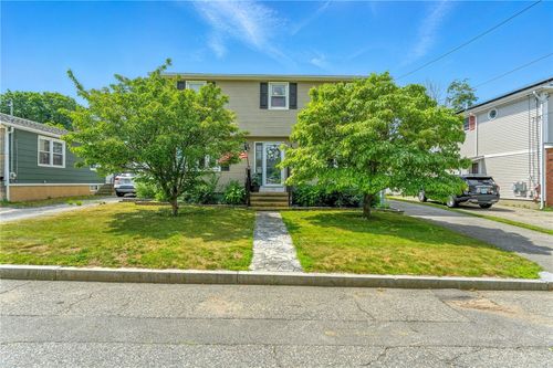 82 Martin St, East Providence, RI, 02914-4262 | Card Image