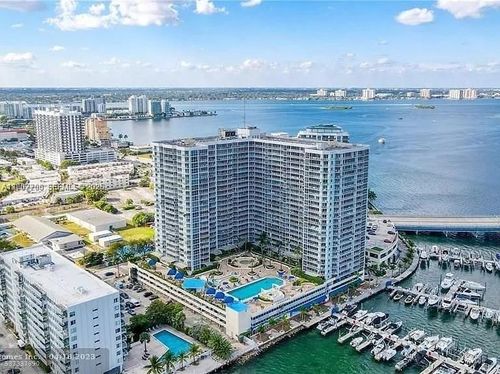 417-7601 E Treasure Dr, North Bay Village, FL, 33141 | Card Image