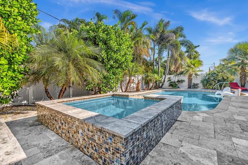 3450 Ne 19th Ave, Oakland Park, FL, 33306-1027 | Card Image