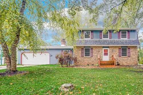 402 Powderhorn Dr, Valparaiso, IN, 46383 | Card Image