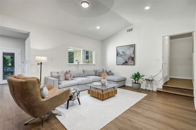 511 W Red Bird Ln, House other with 3 bedrooms, 2 bathrooms and null parking in Duncanville TX | Image 10