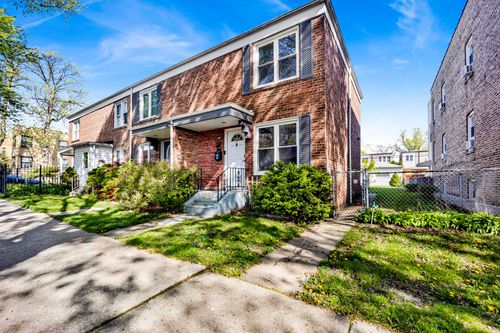 3752 Cornelia Ave, Chicago, IL, 60618-5002 | Card Image
