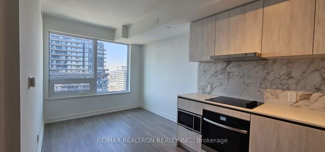 3801 - 8 Wellesley St W, Condo with 1 bedrooms, 1 bathrooms and null parking in Toronto ON | Image 6