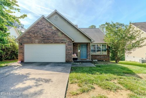 738 Colony Village Way, Knoxville, TN, 37923-7125 | Card Image