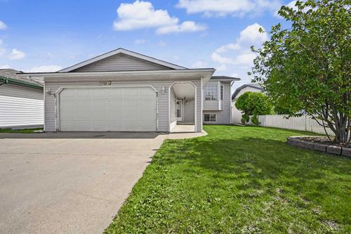 12017 95b St, Grande Prairie, AB, T8V6X7 | Card Image