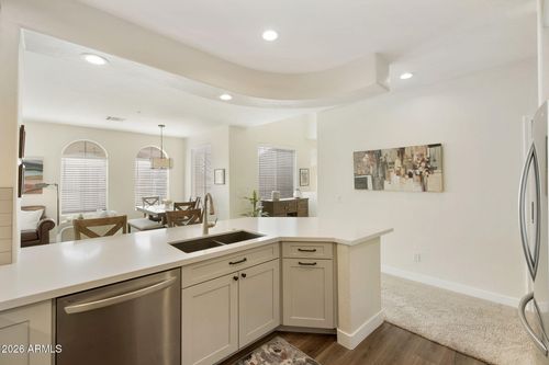 217-10655 N 9th St, Phoenix, AZ, 85020-1138 | Card Image