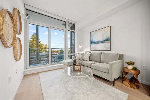209-8486 Oak St, Vancouver, BC, V6P4B1 | Card Image