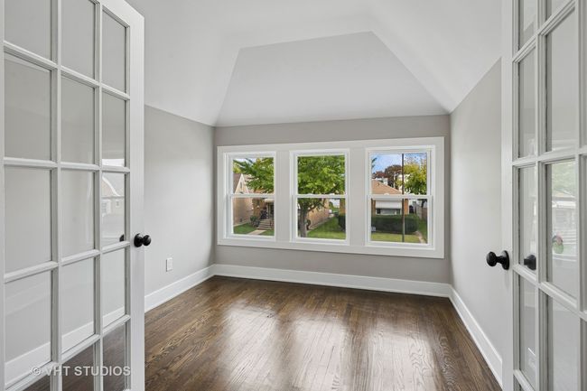 4948 N Austin Ave, Home with 5 bedrooms, 2 bathrooms and null parking in CHICAGO IL | Image 6