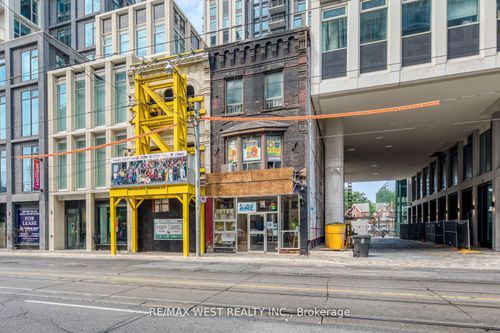 758 Bathurst St, Toronto, ON, M5S2R6 | Card Image
