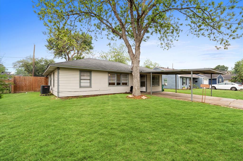 Rosemead Dr, Pasadena, TX 77506
