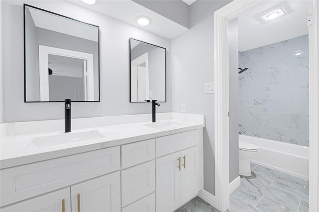 6326 Cambridge Glen Ln, House other with 3 bedrooms, 3 bathrooms and 2 parking in Houston TX | Image 17