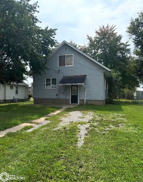 905 Clinton Ave, Ottumwa, IA, 52501-5126 | Card Image