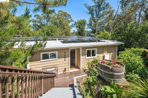 6680 Saroni Dr, Oakland, CA, 94611-2342 | Card Image