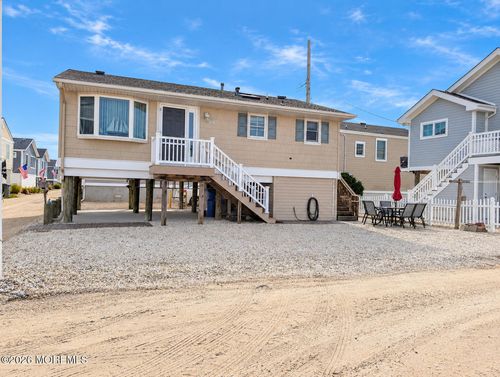 121 W Dolphin Way, Lavallette, NJ, 08735-1214 | Card Image