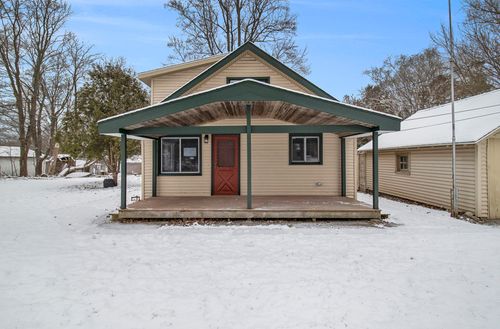 8496 Mill St, Onekama, MI, 49675-8711 | Card Image