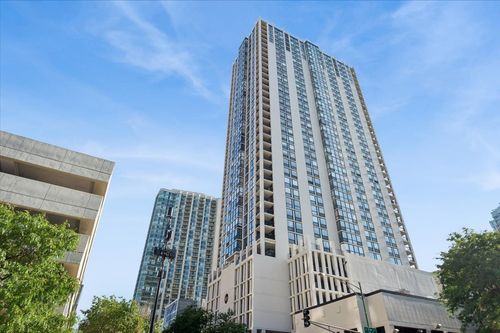 2108-1122 Clark St, Chicago, IL, 60610-7883 | Card Image