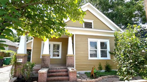 209 Walton St, Houston, TX, 77009-6145 | Card Image