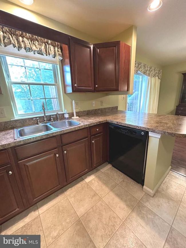 413 Park View Dr, Townhouse with 2 bedrooms, 3 bathrooms and null parking in HARRISBURG PA | Image 12