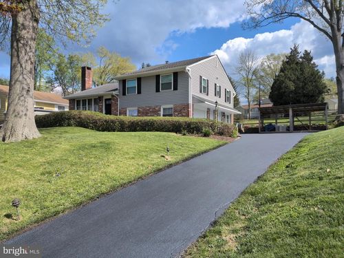 111 Brookside Rd, NEWTOWN SQUARE, PA, 19073-3806 | Card Image