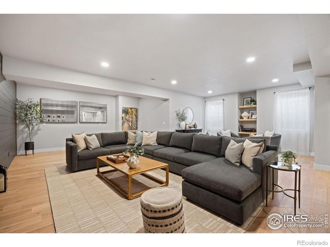 Additional Livingroom in Basement | Image 22