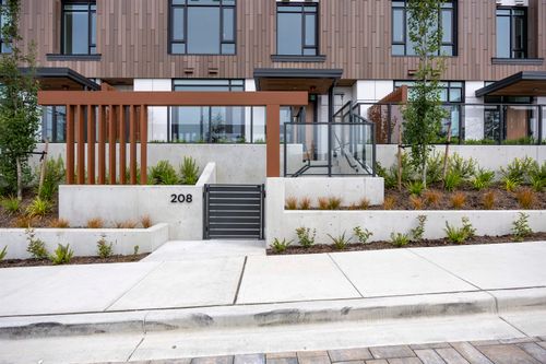 208-3963 Uplands, Vancouver, BC, V7S0B7 | Card Image