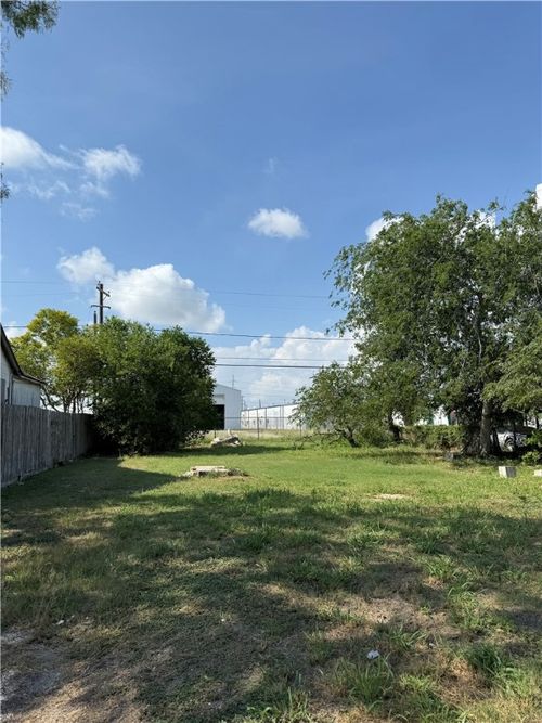 541 Van Cleve Dr, Corpus Christi, TX, 78408-2944 | Card Image
