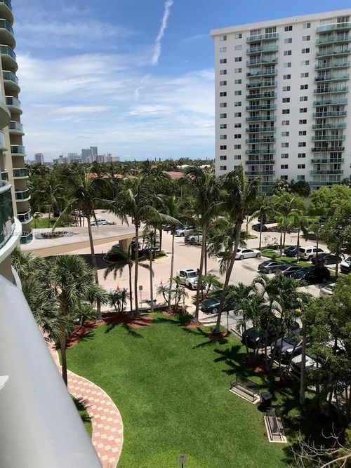 502-19390 Collins Ave, Sunny Isles Beach, FL, 33160-2263 | Card Image