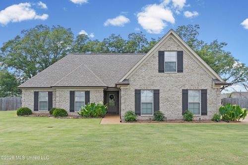 209 Eagle View Dr, Senatobia, MS, 38668-1200 | Card Image