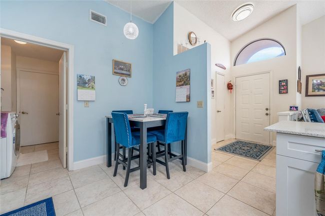 98 Lakepointe Cir, Townhouse with 3 bedrooms, 2 bathrooms and null parking in KISSIMMEE FL | Image 11