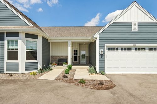 1388 Prairie Creek Cir, Oconomowoc, WI, 53066-1278 | Card Image