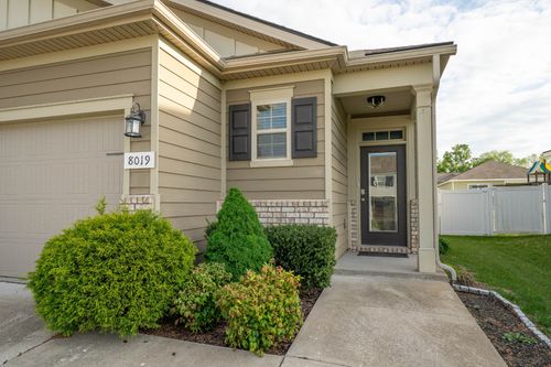 8019 Craighead Dr, Lebanon, TN, 37087-1734 | Card Image