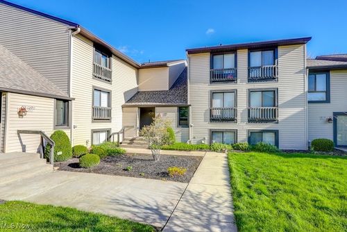 apt-203-6290 Greenwood Pkwy, Sagamore Hills, OH, 44067-2335 | Card Image