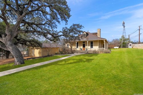107 High St, Comfort, TX, 78013-2141 | Card Image